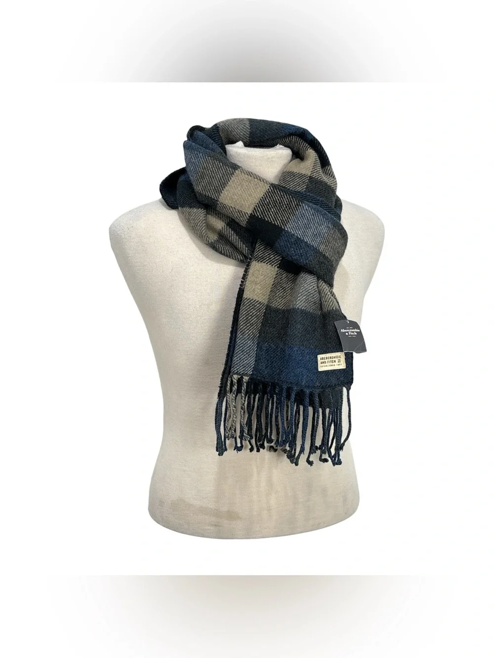 NWT Abercrombie & Fitch A&F Men's Blue Grey Plaid Soft & Comfy Woven Scarf
